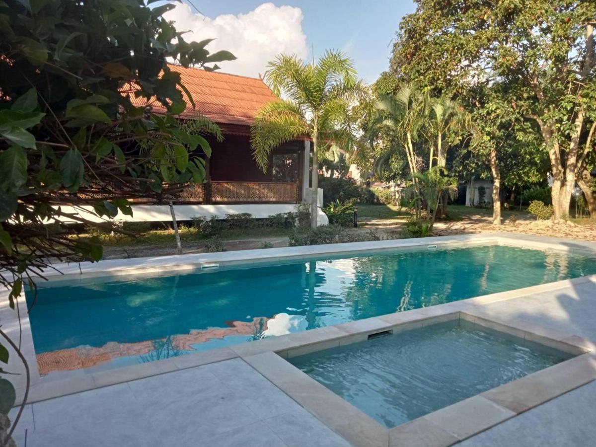 Baan Banyan Villa, Wood House Short Walk To Mae Nam Beach Екстериор снимка