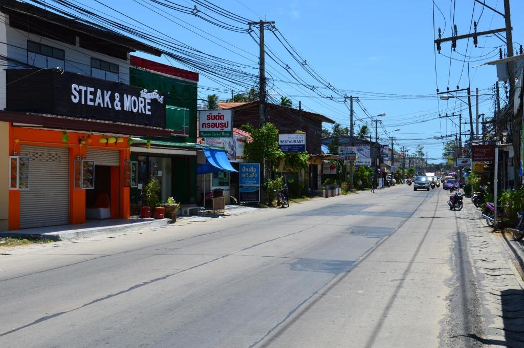 Baan Banyan Villa, Wood House Short Walk To Mae Nam Beach Стая снимка